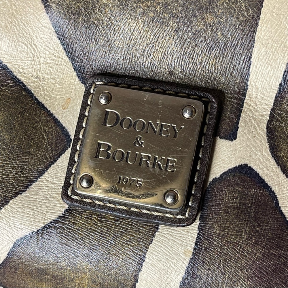 Dooney & Bourke Brown and Tan Giraffe Print shoulder bag limited edition - Picture 11 of 12